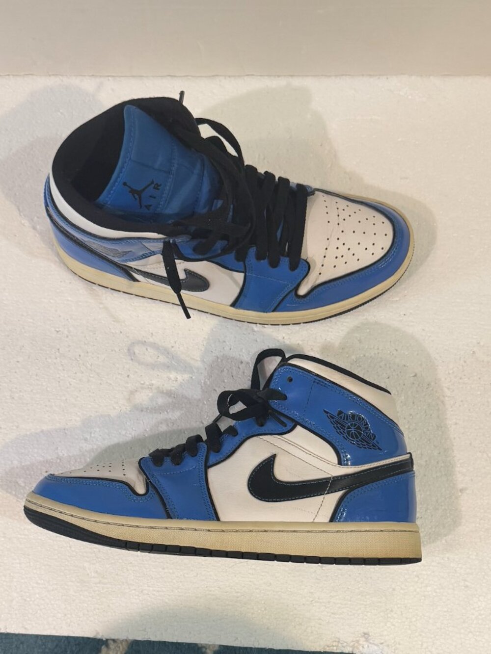 Nike Air Jordan 1 Mid SE "Signal Blue"  Men's Size 8 Blue White Black RARE   Gre